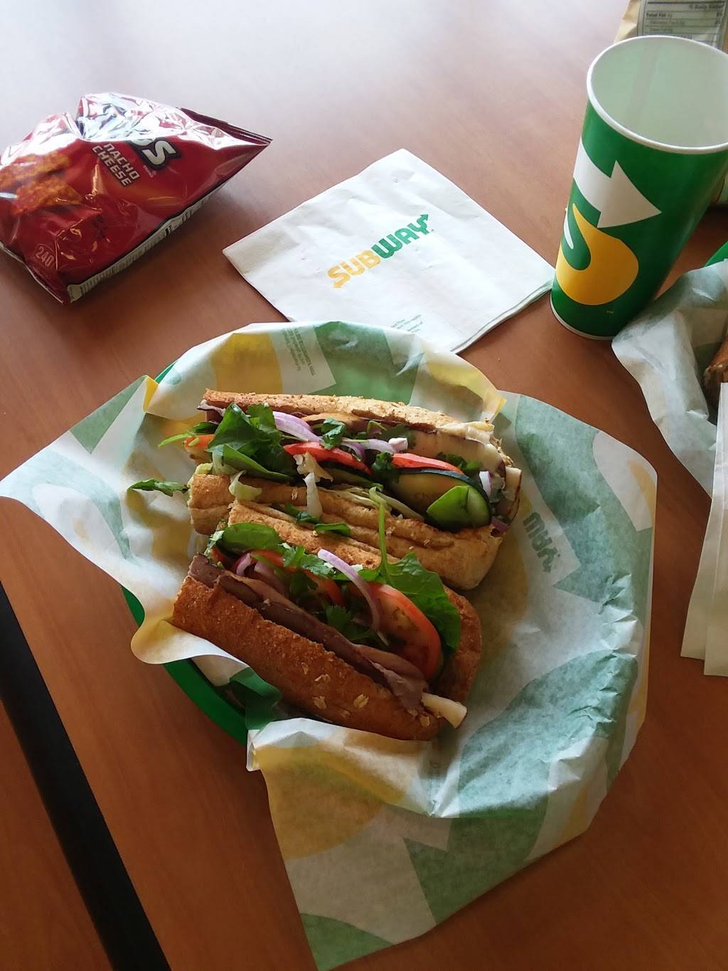 Subway Restaurants | restaurant | 10921 Atlantic Ave, Lynwood, CA 90262, USA | 3106080688 OR +1 310-608-0688