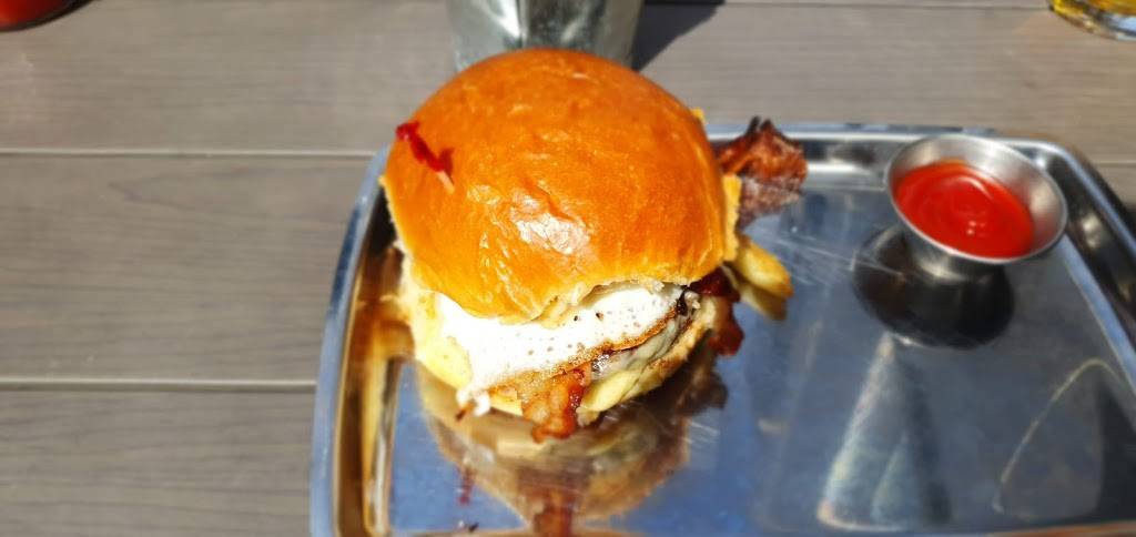 A&B Burgers - Causeway | restaurant | 115 Beverly St, Boston, MA 02114, USA | 8574492251 OR +1 857-449-2251