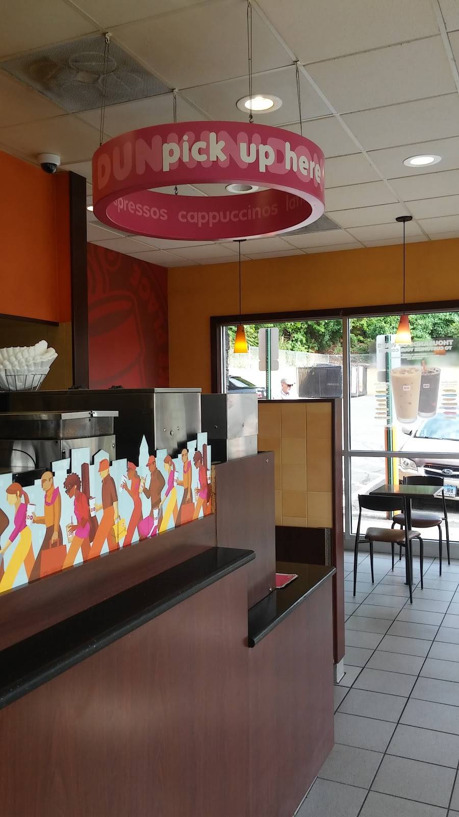 Dunkin | cafe | 2 Meadow St, Naugatuck, CT 06770, USA | 2037297977 OR +1 203-729-7977