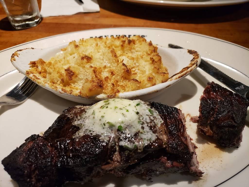 J. Alexanders Restaurant | restaurant | 7440 Orchard Lake Rd, West Bloomfield Township, MI 48322, USA | 2485388349 OR +1 248-538-8349