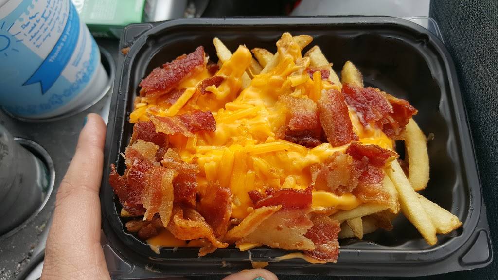 Wendys | restaurant | 4020 Carpenter Rd, Ypsilanti, MI 48197, USA | 7349715644 OR +1 734-971-5644