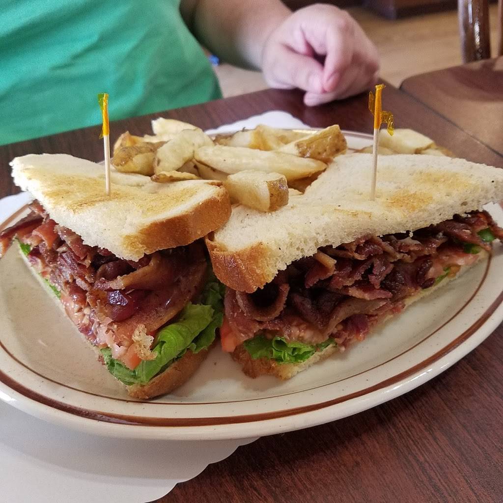 Georges Grill | restaurant | 480 Tres Pinos Rd, Hollister, CA 95023, USA | 8316359020 OR +1 831-635-9020