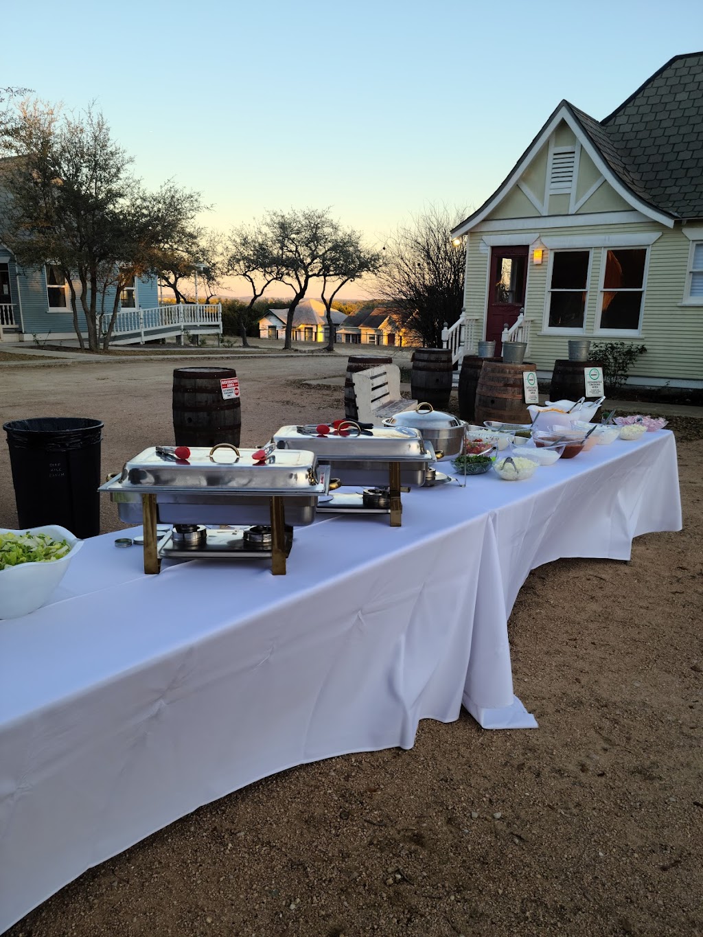 LJs Tiny House Cafe | meal takeaway | 4105 S, TX-36, Gatesville, TX 76528, USA | 2542161992 OR +1 254-216-1992