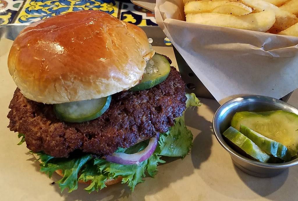 Chilis Grill & Bar | meal takeaway | 3960 E 82nd St, Indianapolis, IN 46240, USA | 3175770309 OR +1 317-577-0309