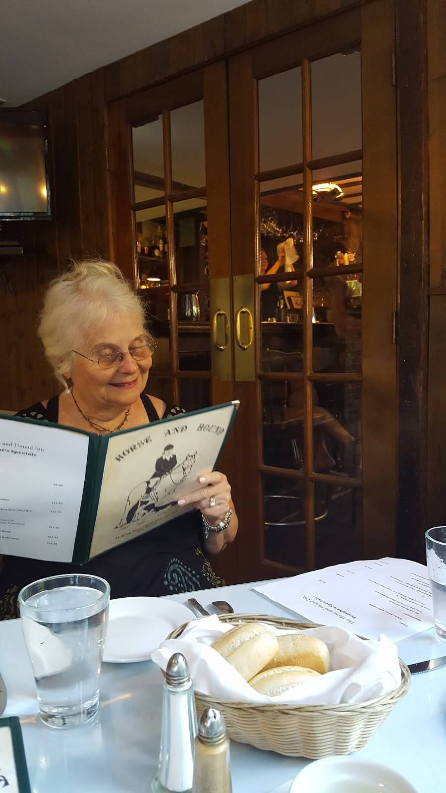 Horse & Hound | restaurant | 1417, 94 Spring St, South Salem, NY 10590, USA | 9147633108 OR +1 914-763-3108