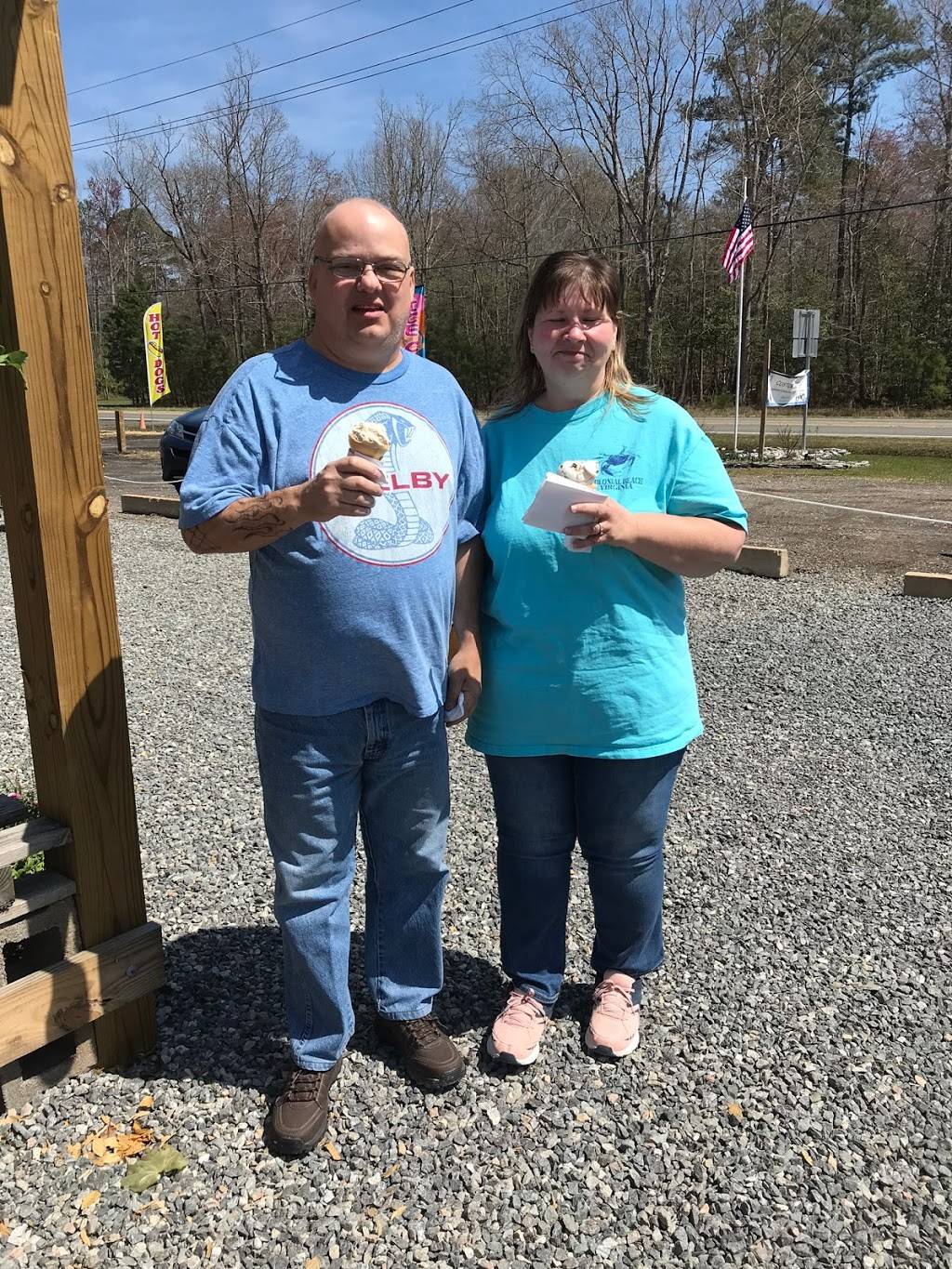 Ice Cream Hut | restaurant | 613 Colonial Avenue / and our 2nd location at the Beach next to the Beach shop, Colonial Beach, VA 22443, USA | 7039871564 OR +1 703-987-1564