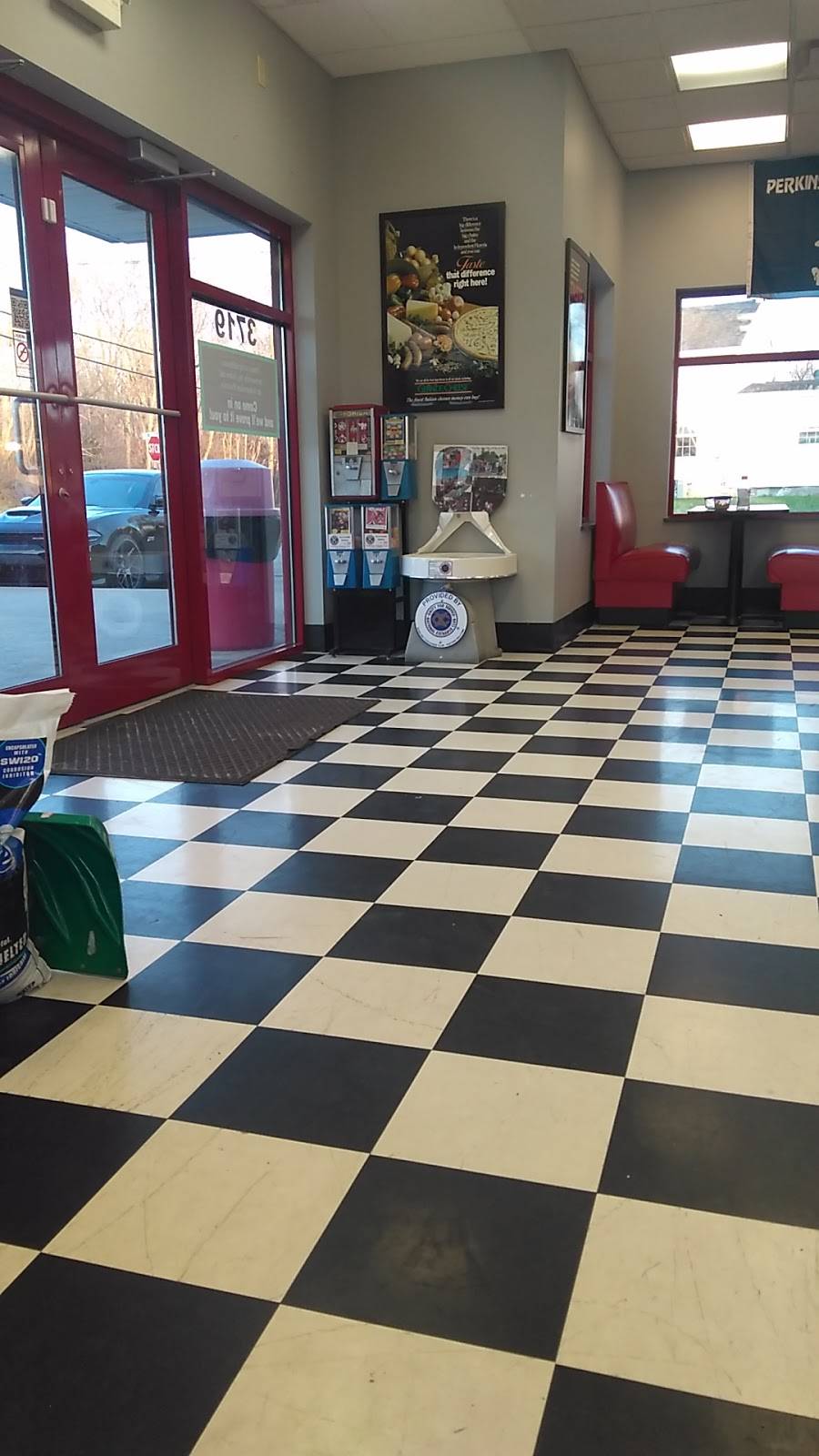 Bacnis Pizza House | restaurant | 3719 Columbus Ave, Sandusky, OH 44870, USA | 4196266608 OR +1 419-626-6608