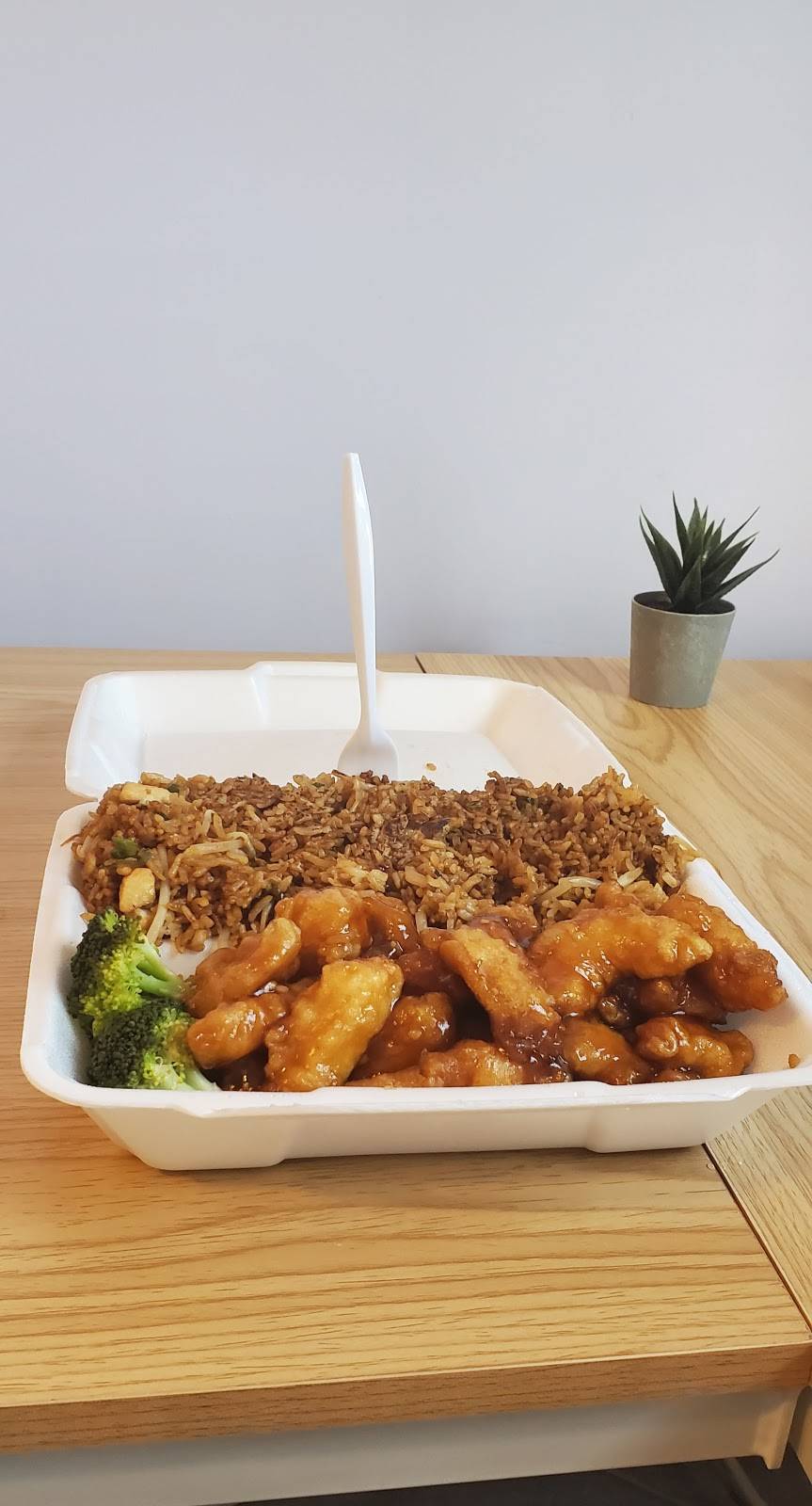 Wok ! You Want | meal takeaway | 3051 N California Ave, Chicago, IL 60618, USA | 7736543895 OR +1 773-654-3895