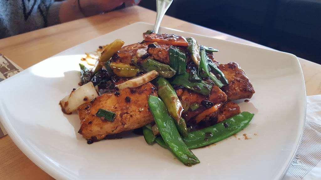 Bamboo Hyannis | restaurant | 574 Iyannough Rd, Hyannis, MA 02601, USA | 5087788188 OR +1 508-778-8188