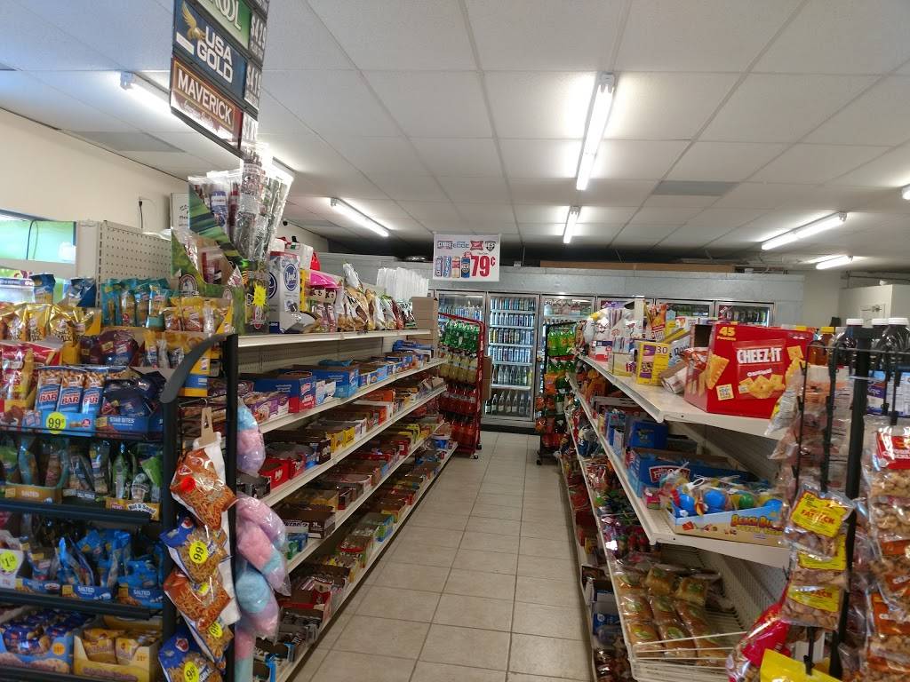 Highland Mini Mart | restaurant | 226 N Highland St, Gastonia, NC 28052, USA | 7042156679 OR +1 704-215-6679