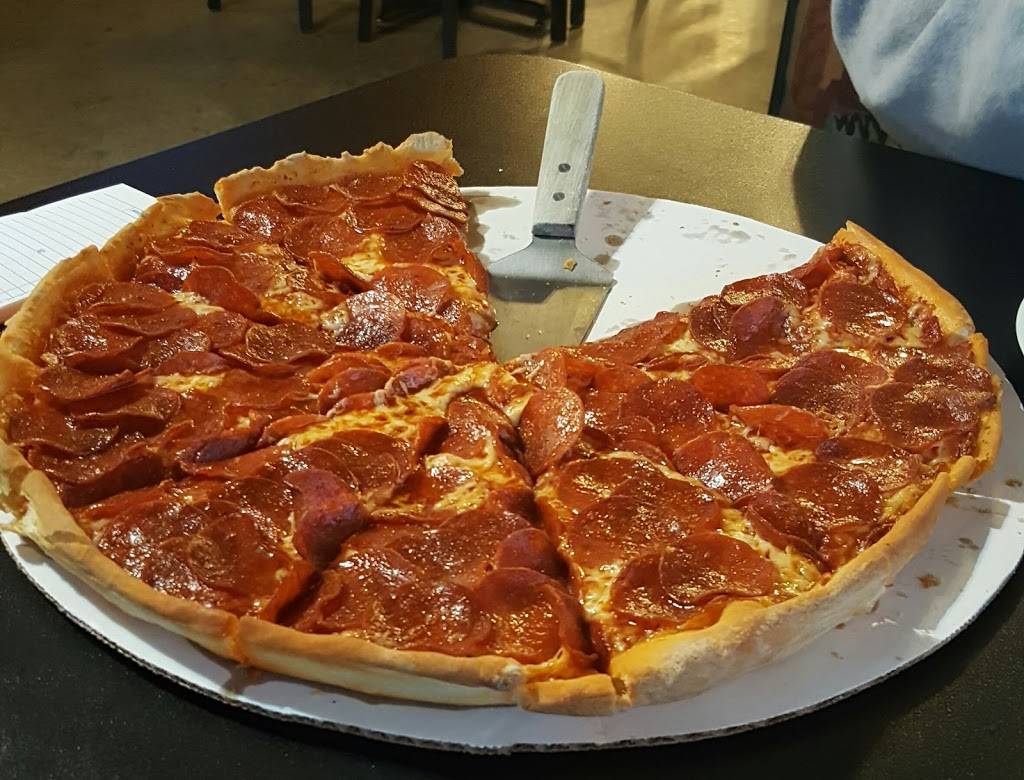 Bakers Pizza | restaurant | 501 Ash St, Maysville, OK 73057, USA | 4058674992 OR +1 405-867-4992