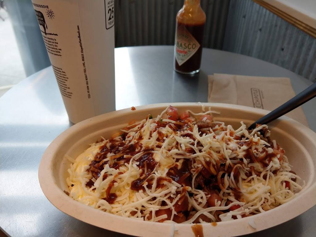 Chipotle Mexican Grill | restaurant | 112 Commerce Way, Woburn, MA 01801, USA | 7819335450 OR +1 781-933-5450