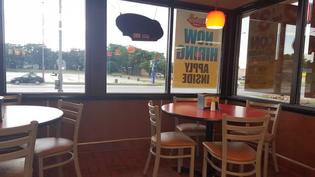 Hardees | restaurant | 704 S Grand Ave, Spencer, IA 51301, USA | 7122625988 OR +1 712-262-5988