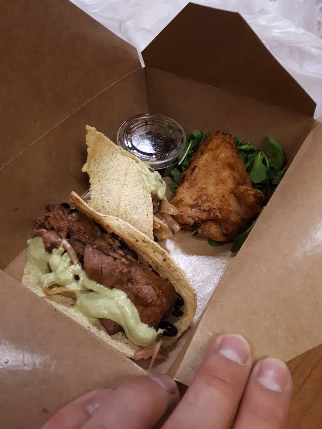 Snak Bar | Cuisinomane | restaurant | 17659 Rue Charles, Mirabel, QC J7J 1L8, Canada | 4504209398 OR +1 450-420-9398