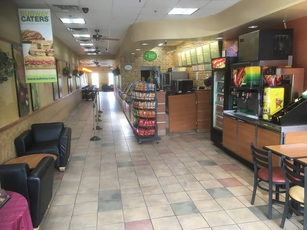 Subway | restaurant | 217 Woodstock Ave, Rutland, VT 05701, USA | 8027736000 OR +1 802-773-6000
