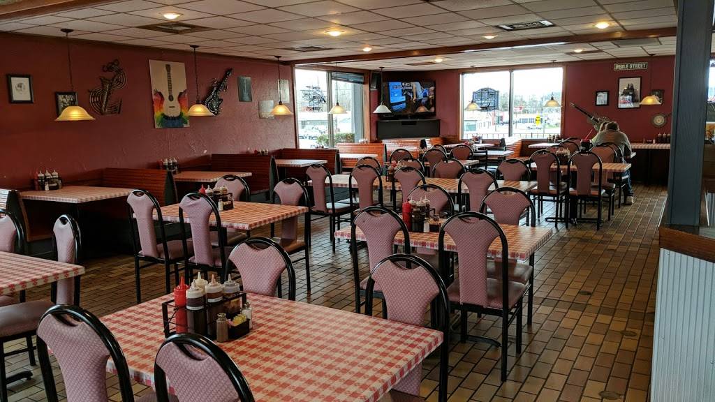 Kettelhuts Smokehouse | restaurant | 1267 N Truman Blvd #1396, Crystal City, MO 63019, USA | 6365433296 OR +1 636-543-3296