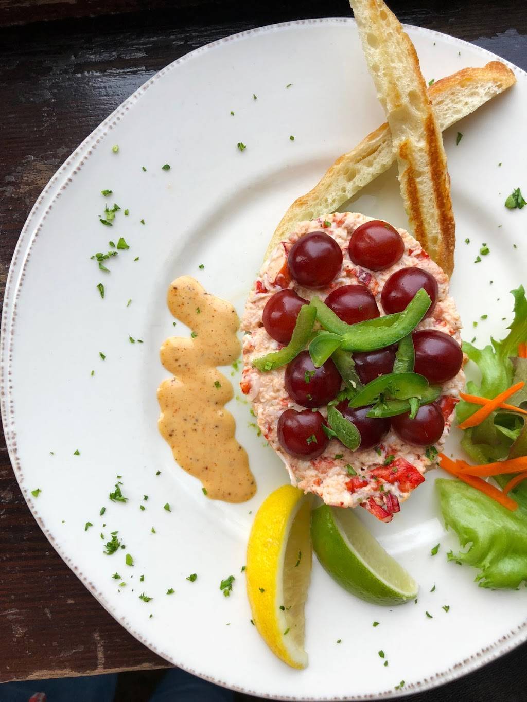 Roza Lyons | restaurant | 709 E Broadway, South Boston, MA 02127, USA | 6179029333 OR +1 617-902-9333