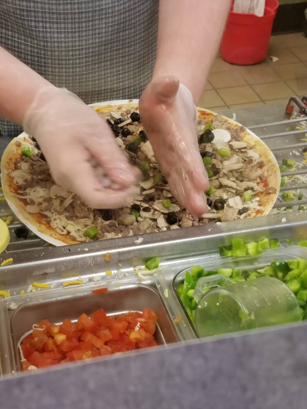 Papa Murphys Take N Bake Pizza | meal takeaway | 7630 W Bluemound Rd, Wauwatosa, WI 53213, USA | 4144767200 OR +1 414-476-7200