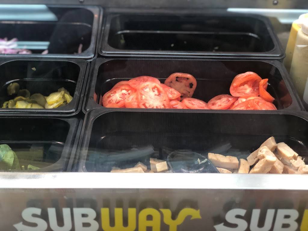 Subway | meal takeaway | 10401 Blue Ridge Blvd, Kansas City, MO 64134, USA | 8167617343 OR +1 816-761-7343