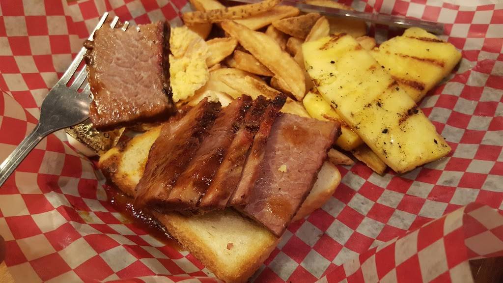 Famous Daves Bar-B-Que | restaurant | 4390 Blue Diamond Rd, Las Vegas, NV 89139, USA | 7026337427 OR +1 702-633-7427