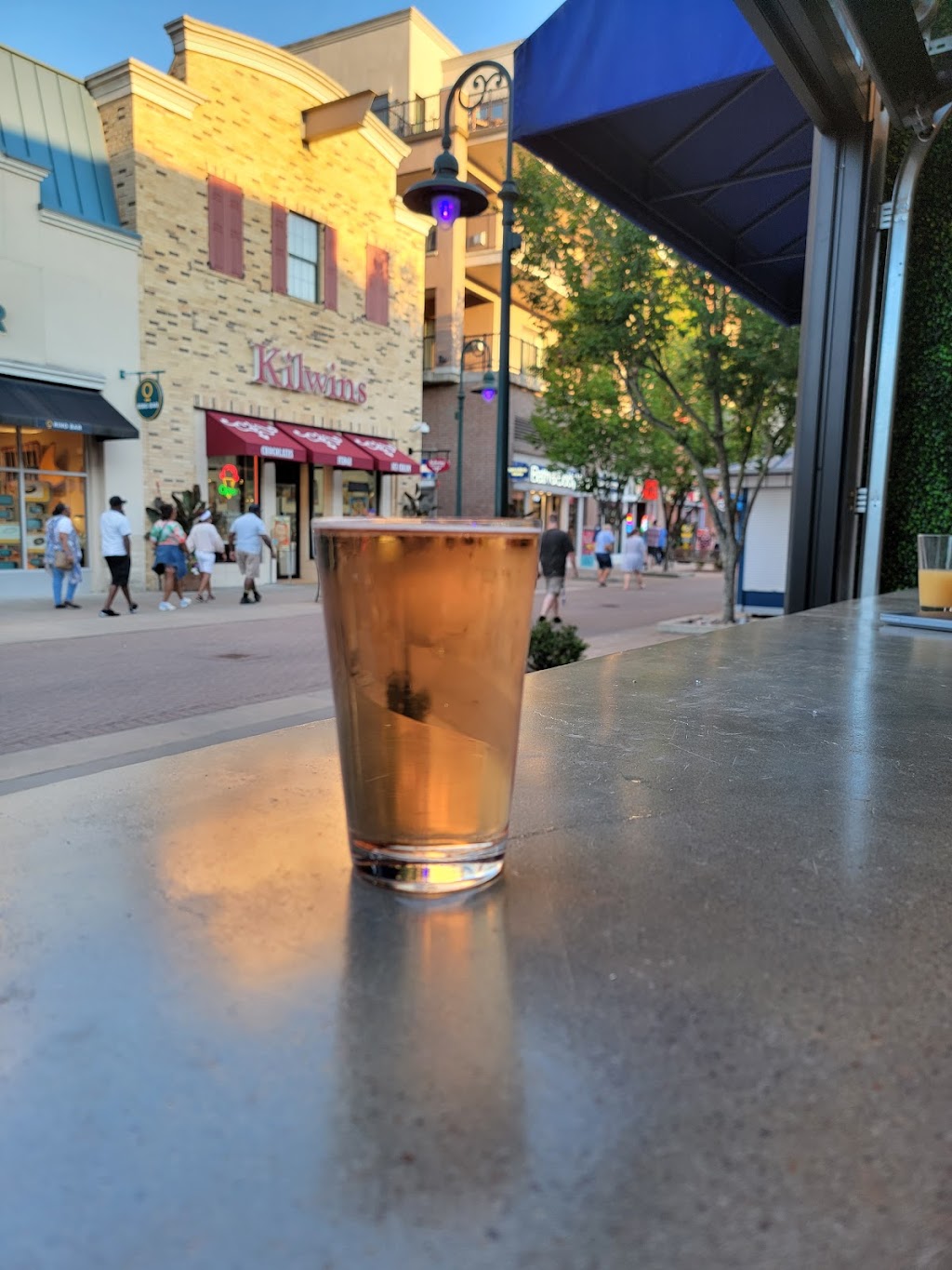 Seven Arrows Taproom - Branson Landing | restaurant | 331 Branson Landing Blvd, Branson, MO 65616, USA | 4175441202 OR +1 417-544-1202