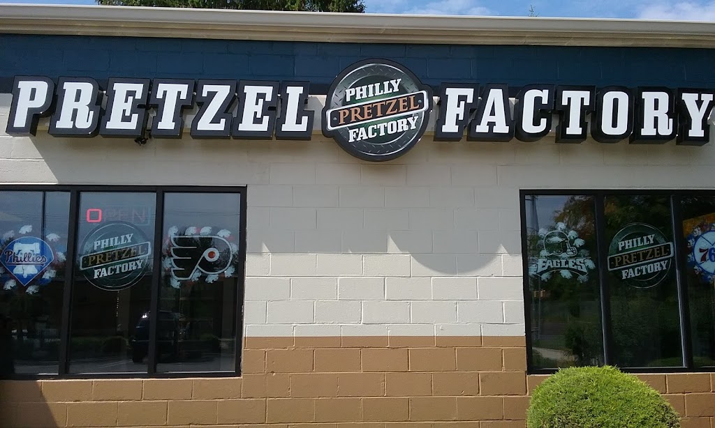 Philly Pretzel Factory | bakery | 499 Horsham Rd, Horsham, PA 19044, USA | 2154421922 OR +1 215-442-1922