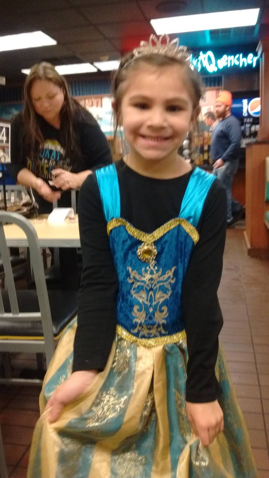 Long John Silvers | restaurant | 4420 16th St, Moline, IL 61265, USA | 3097642234 OR +1 309-764-2234