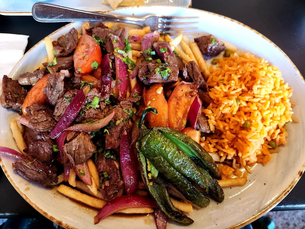 Hectors On The Circle / Plaza | restaurant | 116 E Chapman Ave, Orange, CA 92866, USA | 7143633717 OR +1 714-363-3717