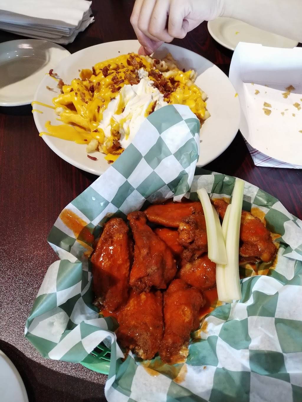 McBrides North | restaurant | 2340 S Eola Rd, Aurora, IL 60503, USA | 6306929606 OR +1 630-692-9606