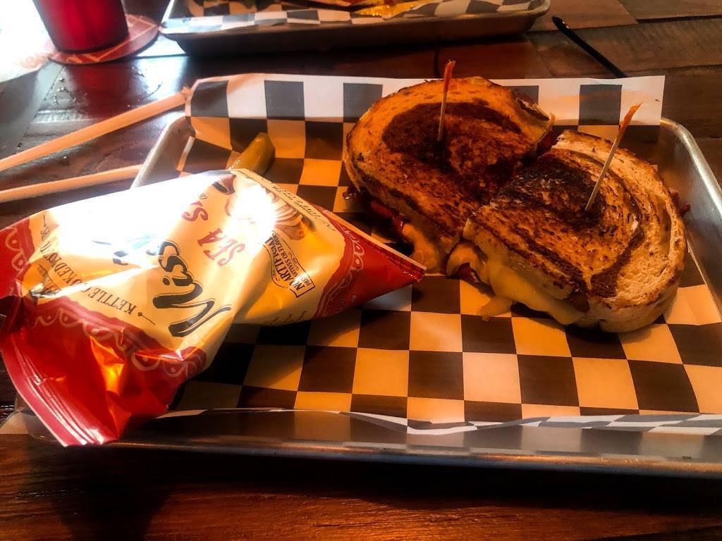 St. Johns Tavern | restaurant | 572 N Citrus Ave, Crystal River, FL 34428, USA | 3527946367 OR +1 352-794-6367