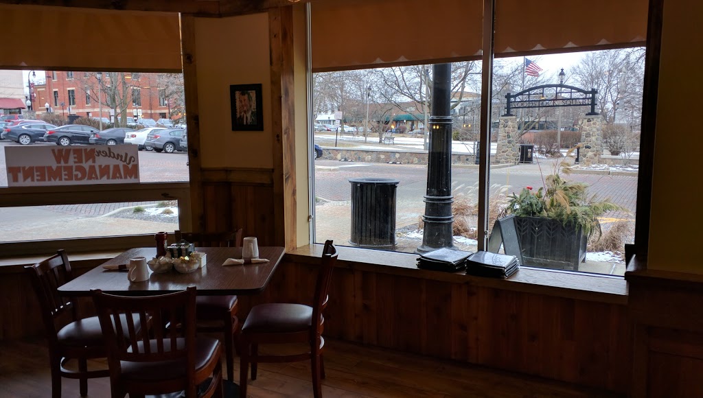 Papa Gs | restaurant | 117 E Van Buren St, Woodstock, IL 60098, USA | 8153380180 OR +1 815-338-0180