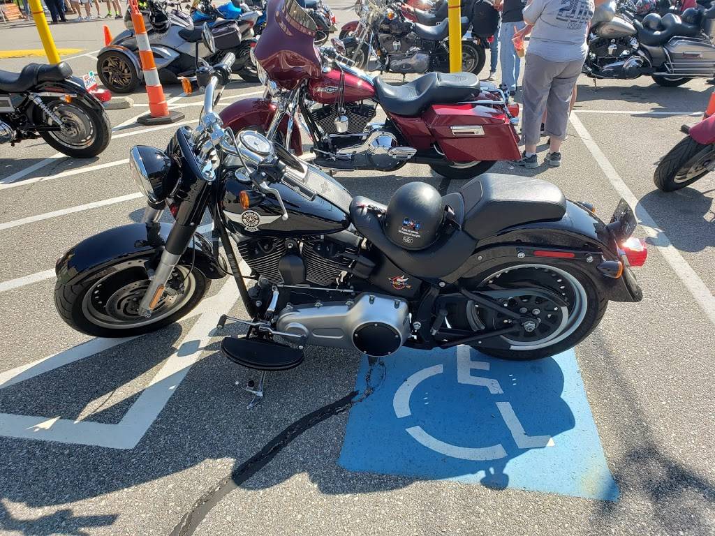 Black Raspberry Pub | restaurant | 36 Cordage Park Cir # 111, Plymouth, MA 02360, USA | 5088300022 OR +1 508-830-0022