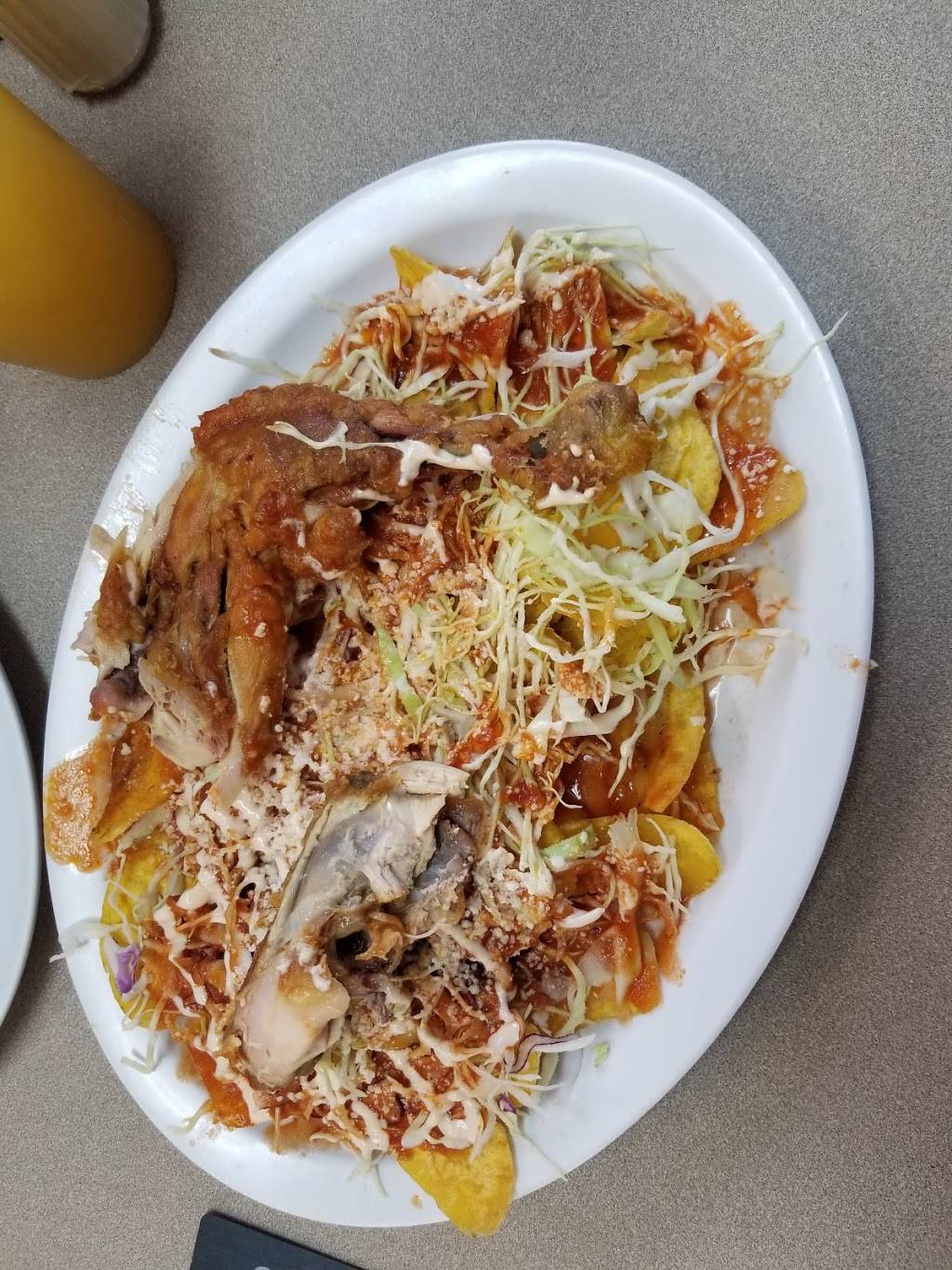 Catrachos Restaurant | restaurant | 330 S Green Bay Rd, Waukegan, IL 60085, USA | 2246378870 OR +1 224-637-8870