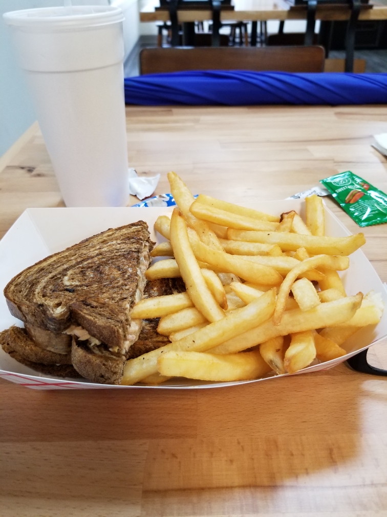 Spare Time Grill | restaurant | 442 Cody Ave, Hurlburt Field, FL 32544, USA | 8508846470 OR +1 850-884-6470