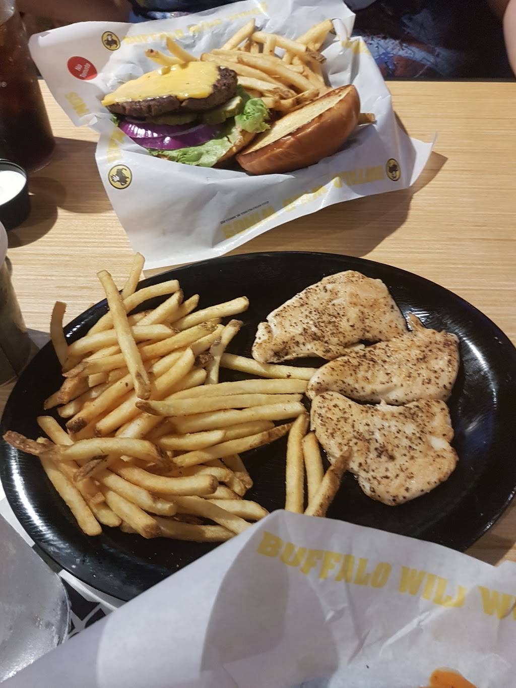 Buffalo Wild Wings | restaurant | 1400, I-35, New Braunfels, TX 78130, USA | 8306252549 OR +1 830-625-2549