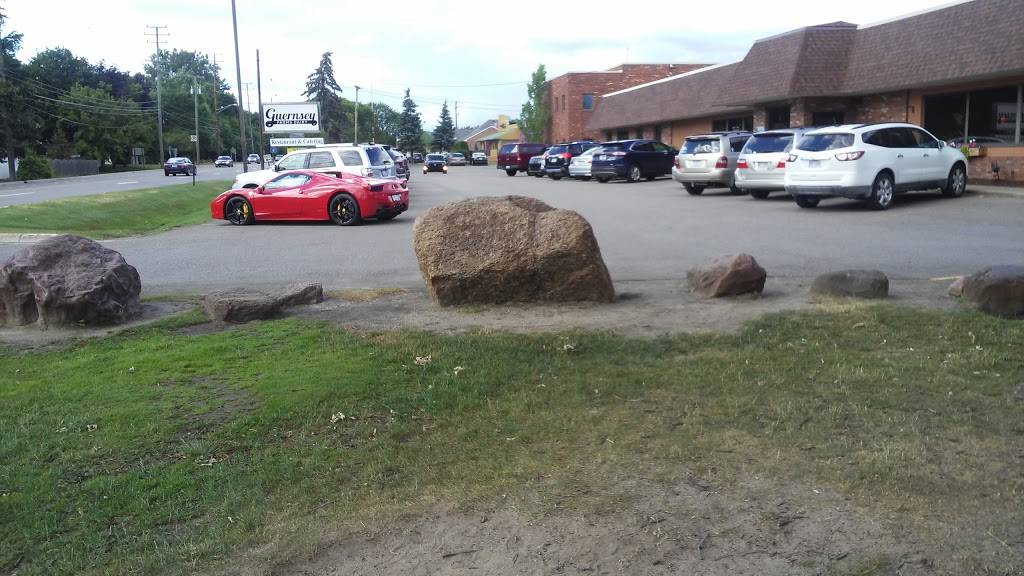 Guernsey Farms Dairy | restaurant | 21300 Novi Rd, Northville, MI 48167, USA | 2483491466 OR +1 248-349-1466