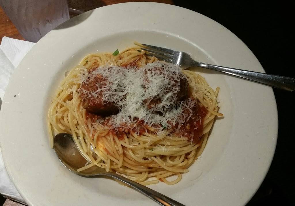 Johnny Carinos | restaurant | 1201 Airway Blvd, El Paso, TX 79925, USA | 9157787771 OR +1 915-778-7771