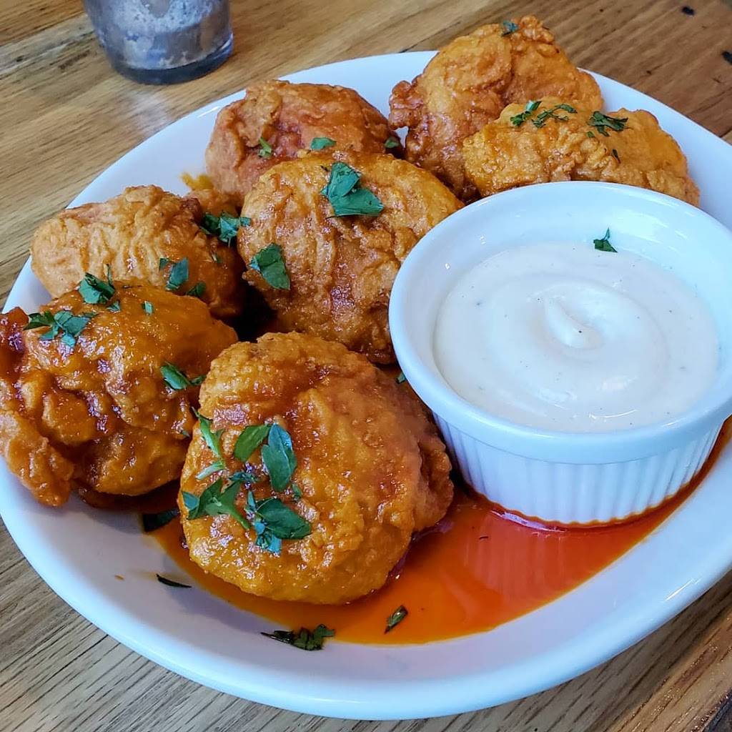 The Continental | restaurant | 111 W Fortune St, Tampa, FL 33602, USA | 8132231351 OR +1 813-223-1351