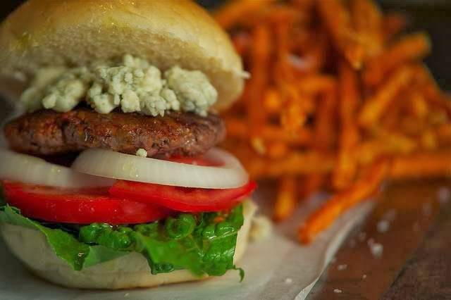 Mini Burger Truck | restaurant | 320 N 10th St Suite P, Sacramento, CA 95811, USA | 9169306828 OR +1 916-930-6828