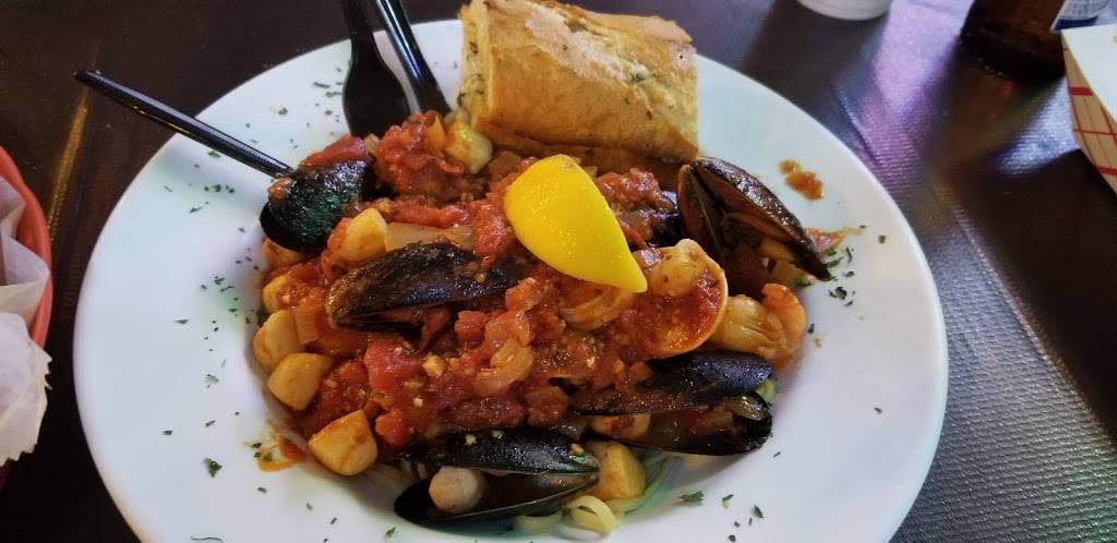 The Crazy Flamingo | restaurant | 1035 N Collier Blvd #313, Marco Island, FL 34145, USA | 2396429600 OR +1 239-642-9600