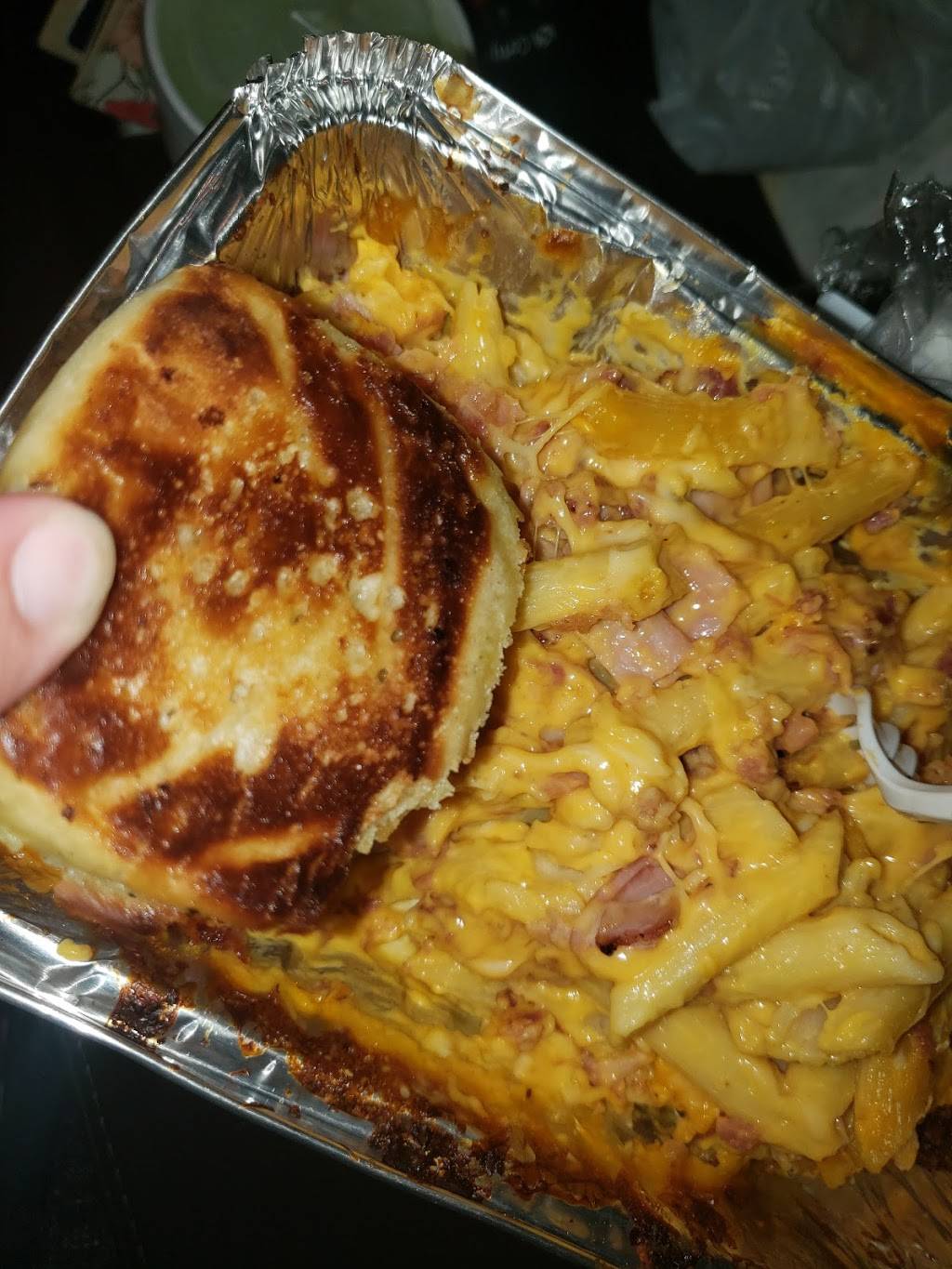 Mommas Pizzeria | restaurant | 10 N Main St, Knox, IN 46534, USA | 5747725888 OR +1 574-772-5888