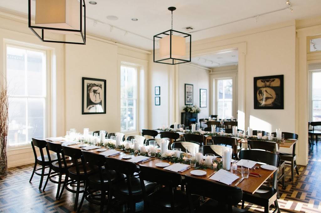 Decca Restaurant | restaurant | 812 E Market St, Louisville, KY 40206, USA | 5027498128 OR +1 502-749-8128