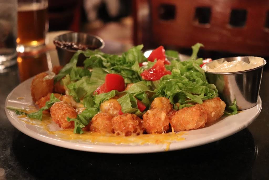 Tracys Saloon & Eatery | restaurant | 2207 E Franklin Ave, Minneapolis, MN 55404, USA | 6123321865 OR +1 612-332-1865