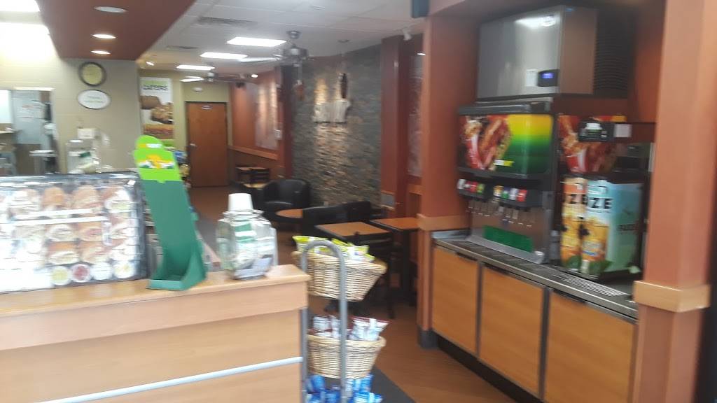 Subway | restaurant | 7038 Okeechobee Rd, Fort Pierce, FL 34945, USA | 7725959559 OR +1 772-595-9559