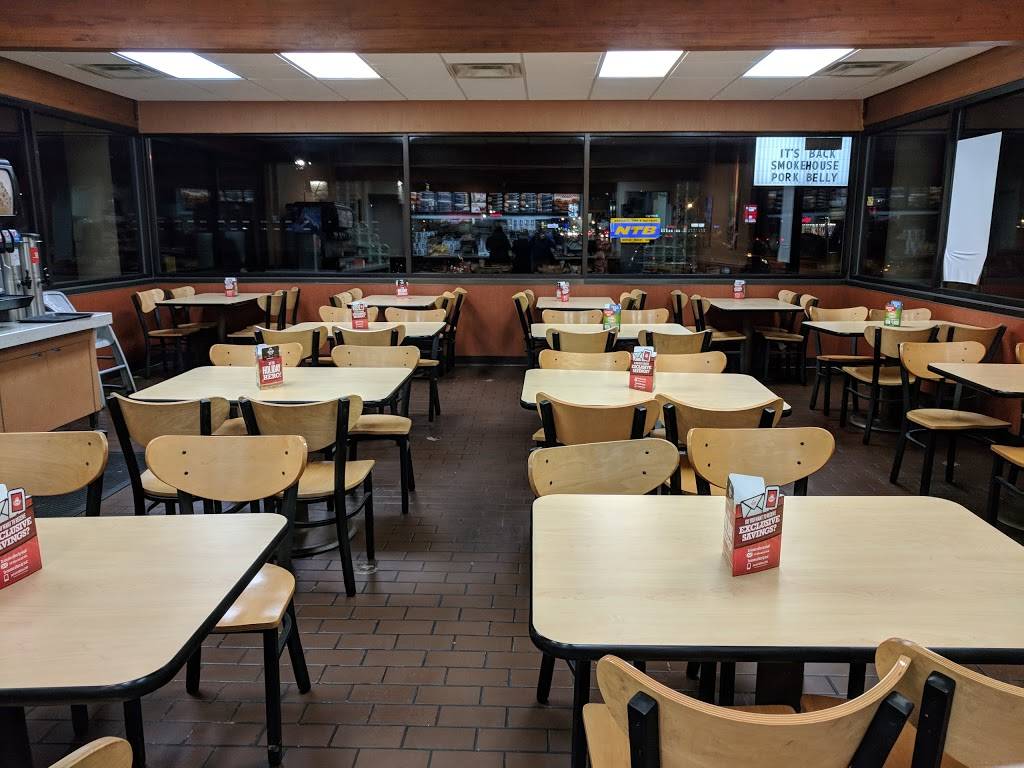 Arbys | restaurant | 1 Market Pl, Fairview Heights, IL 62208, USA | 6183972800 OR +1 618-397-2800