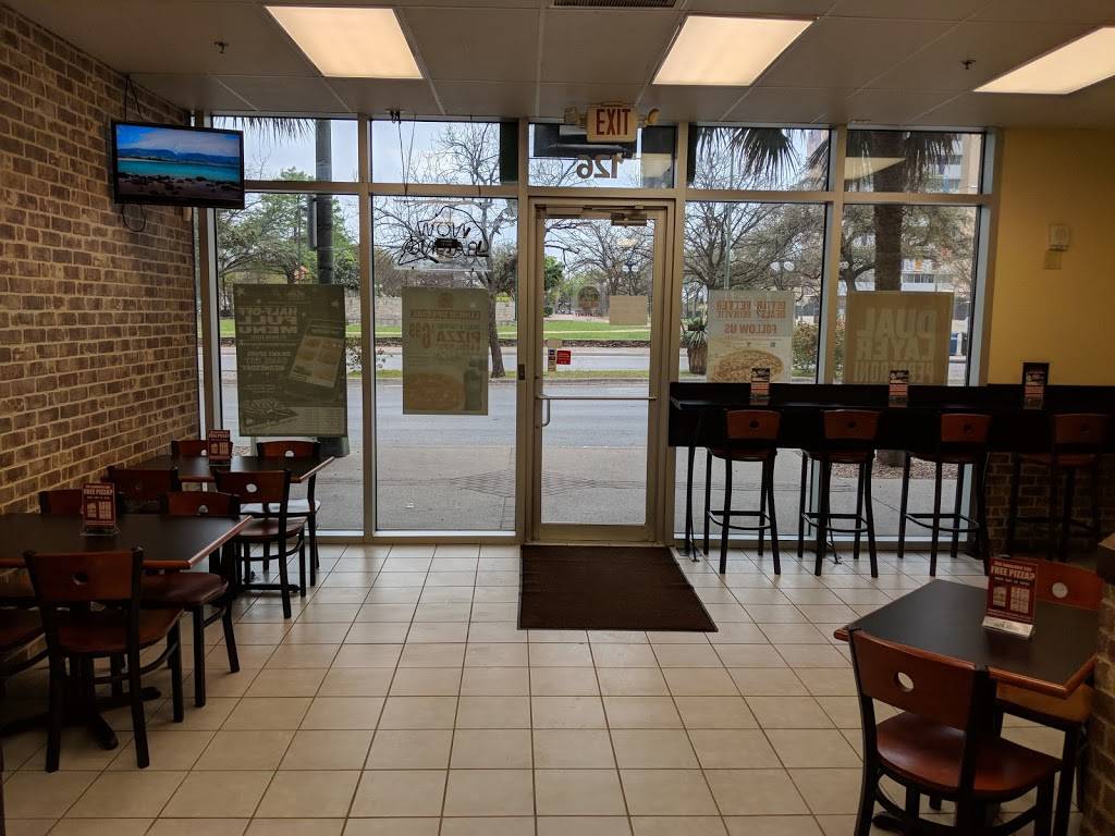 Papa Johns Pizza | restaurant | 100 N Santa Rosa St, San Antonio, TX 78207, USA | 2102247272 OR +1 210-224-7272