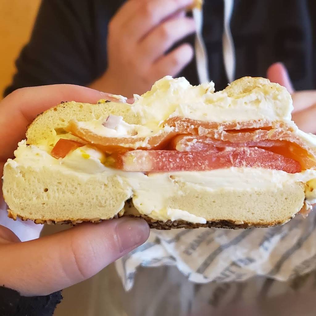 Kettlemans Bagel Co. | restaurant | 6-197 Trainyards Dr, Ottawa, ON K1G 0Z1, Canada | 6132418848 OR +1 613-241-8848