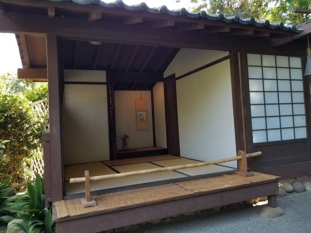 European Food Lovers | restaurant | 1250 N Bellflower Blvd, Long Beach, CA 90840, USA | 5627041374 OR +1 562-704-1374