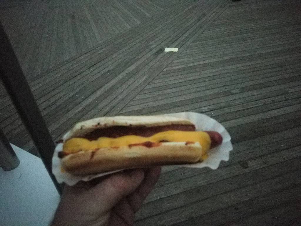 Nathans Famous Hot Dogs | restaurant | 184 Crocker Park Blvd, Westlake, OH 44145, USA | 4408712333 OR +1 440-871-2333