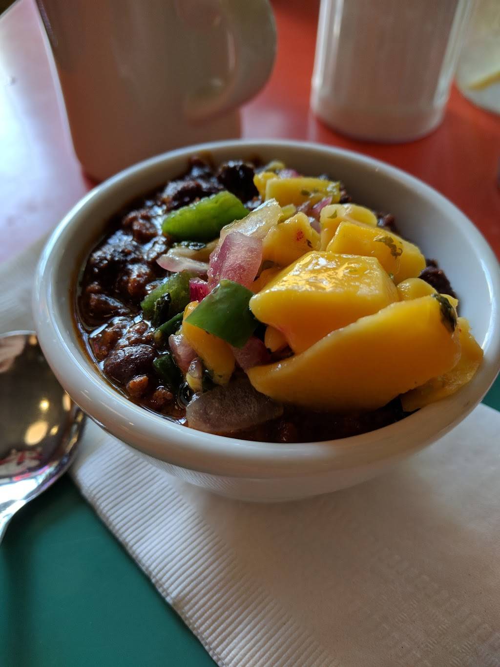 Kitschn on Roscoe | restaurant | 2005 W Roscoe St, Chicago, IL 60618, USA | 7732487372 OR +1 773-248-7372